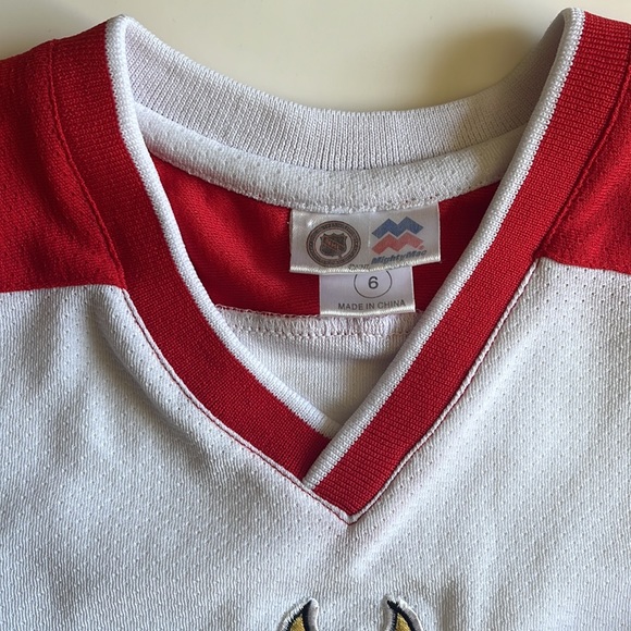 Vintage Calgary Flames Jersey / Kids Size 6 - Picture 4 of 9